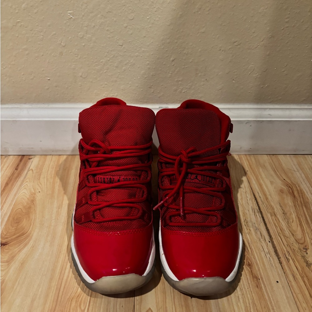 AIR JORDAN GYM RED 11s